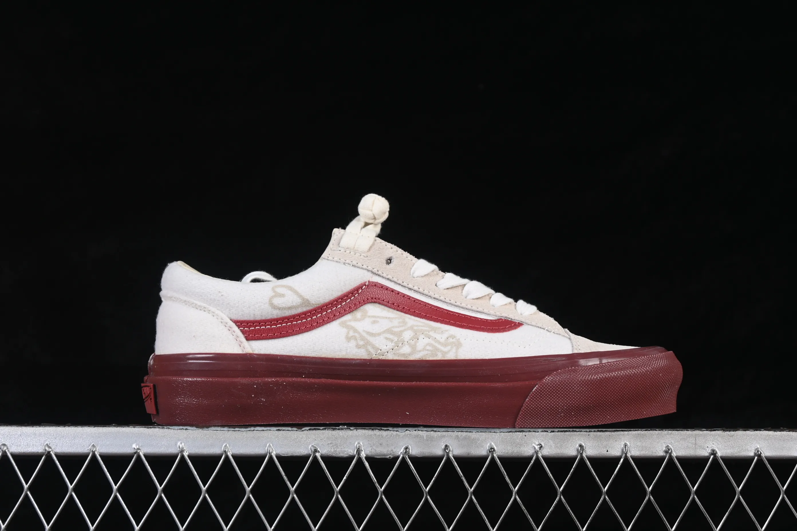 All categories Vans Vans series Vans Low Vans low-top Vans Old Skool Year of the Horse limited edition Immediate success Low-top casual sneakers VN000EJUHRW